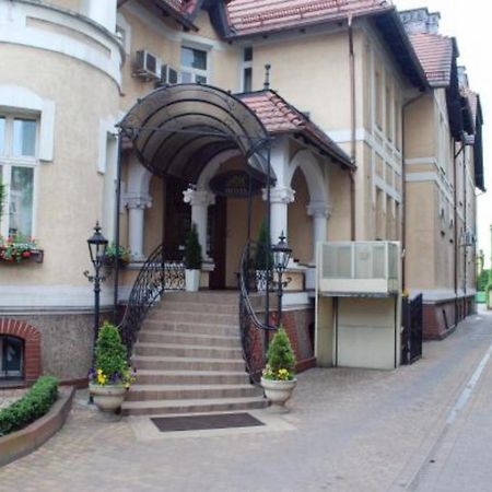 Villa Royal Ostrów Wielkopolski Exterior foto