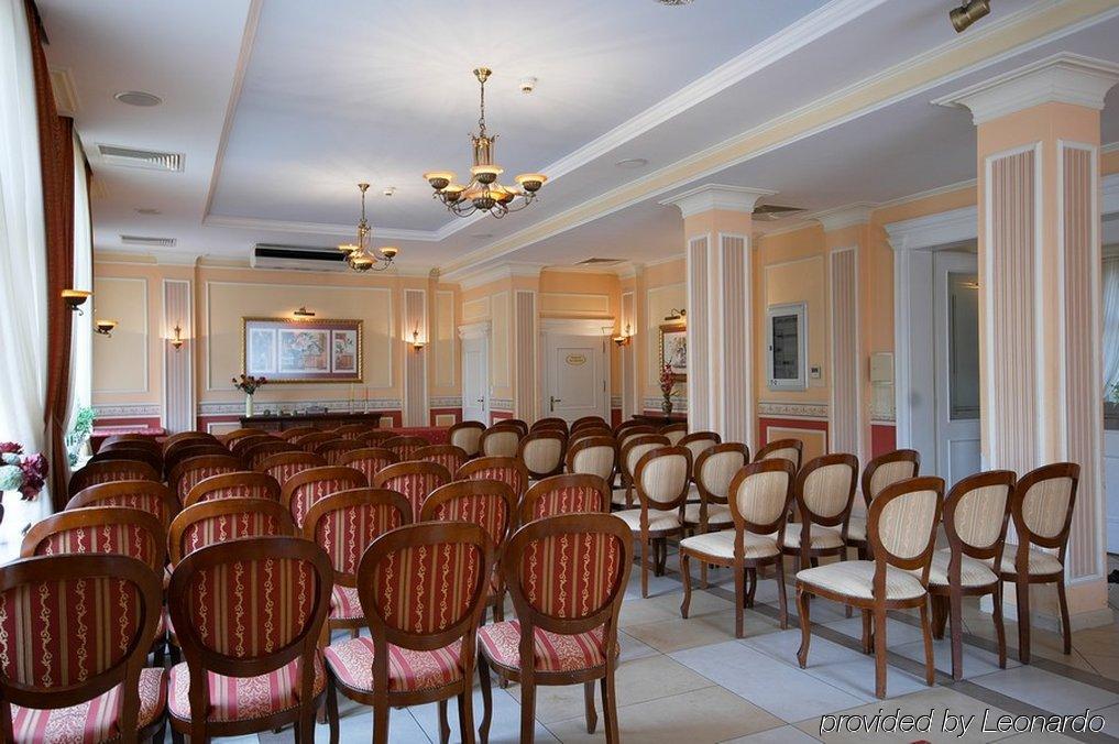 Villa Royal Ostrów Wielkopolski Einrichtungen foto